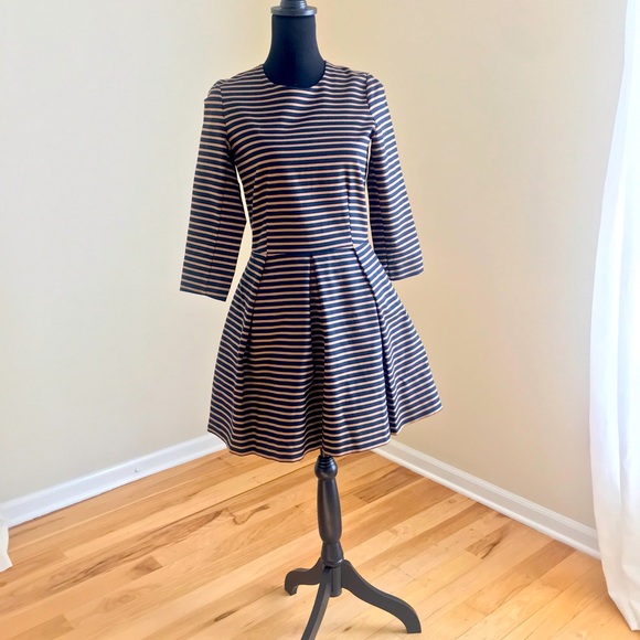 Gap Black and Tan Striped Dress - Size 4 - Picture 1 of 9